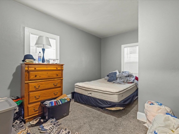 422 Rockford, ROCKFORD, Illinois 61107, 5 Bedrooms Bedrooms, ,2 BathroomsBathrooms,House,For Sale,Rockford,202506125