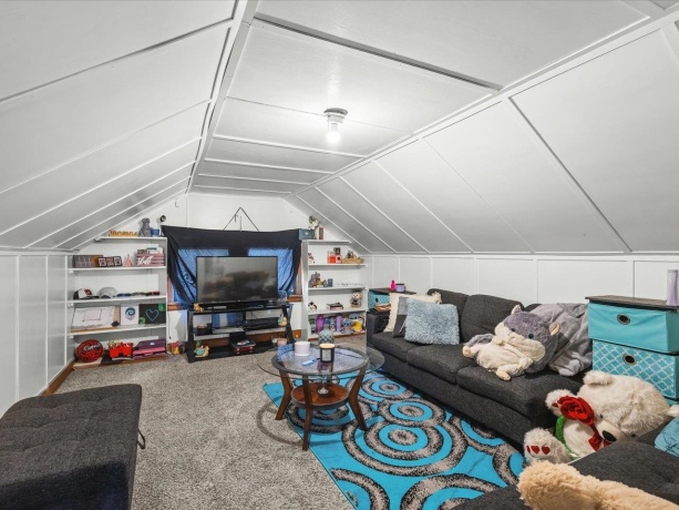 422 Rockford, ROCKFORD, Illinois 61107, 5 Bedrooms Bedrooms, ,2 BathroomsBathrooms,House,For Sale,Rockford,202506125