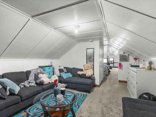 422 Rockford, ROCKFORD, Illinois 61107, 5 Bedrooms Bedrooms, ,2 BathroomsBathrooms,House,For Sale,Rockford,202506125