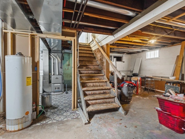 422 Rockford, ROCKFORD, Illinois 61107, 5 Bedrooms Bedrooms, ,2 BathroomsBathrooms,House,For Sale,Rockford,202506125