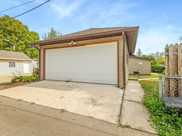 422 Rockford, ROCKFORD, Illinois 61107, 5 Bedrooms Bedrooms, ,2 BathroomsBathrooms,House,For Sale,Rockford,202506125