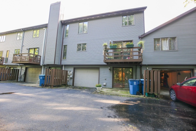 209 Fox Trot, DIXON, Illinois 61021, 3 Bedrooms Bedrooms, ,2 BathroomsBathrooms,Condominium,For Sale,Fox Trot,202504870