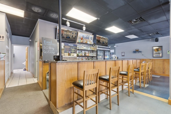 522 State, BELVIDERE, Illinois 61008, ,5+ Units,For Sale,State,202506148