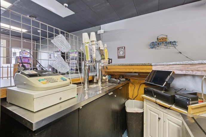 522 State, BELVIDERE, Illinois 61008, ,5+ Units,For Sale,State,202506148