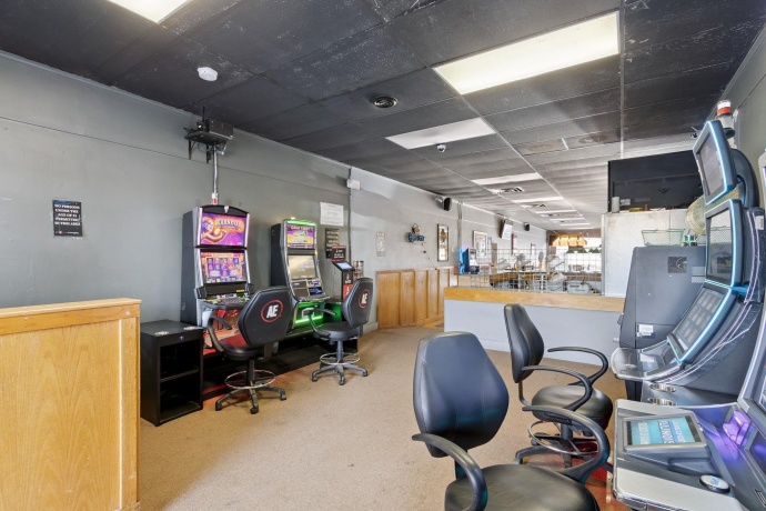 522 State, BELVIDERE, Illinois 61008, ,5+ Units,For Sale,State,202506148