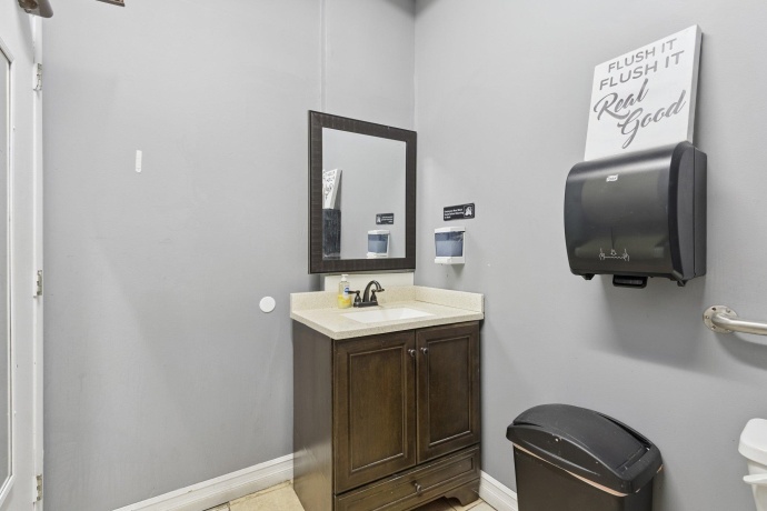 522 State, BELVIDERE, Illinois 61008, ,5+ Units,For Sale,State,202506148