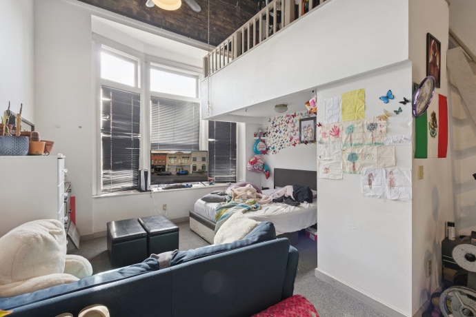 522 State, BELVIDERE, Illinois 61008, ,5+ Units,For Sale,State,202506148