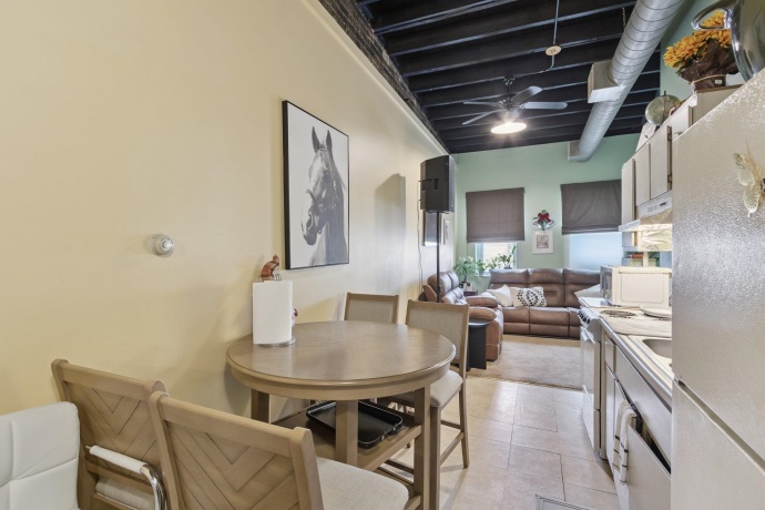 522 State, BELVIDERE, Illinois 61008, ,5+ Units,For Sale,State,202506148