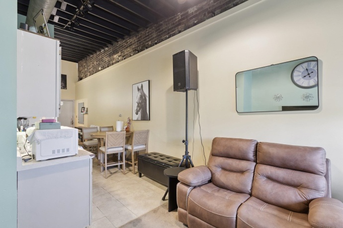 522 State, BELVIDERE, Illinois 61008, ,5+ Units,For Sale,State,202506148