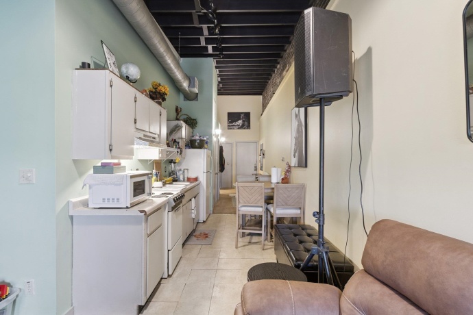 522 State, BELVIDERE, Illinois 61008, ,5+ Units,For Sale,State,202506148