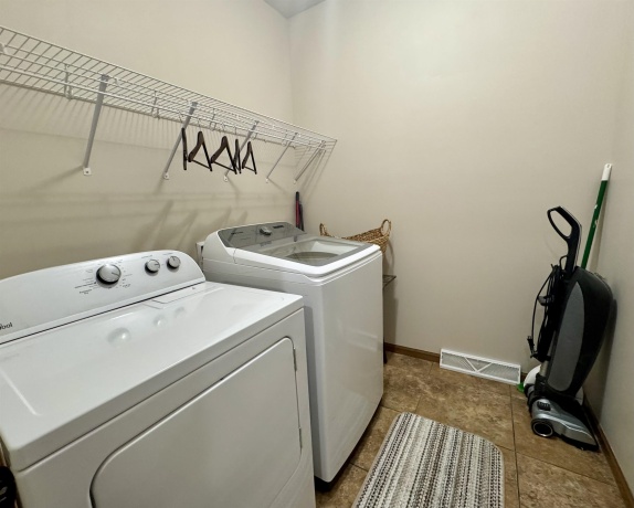 7 Hawthorn, GALENA, Illinois 61036, 4 Bedrooms Bedrooms, ,3 BathroomsBathrooms,House,For Sale,Hawthorn,202506159