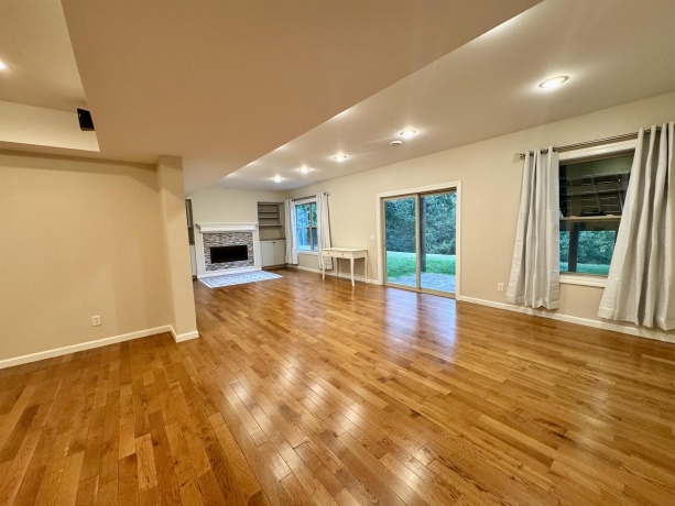 7 Hawthorn, GALENA, Illinois 61036, 4 Bedrooms Bedrooms, ,3 BathroomsBathrooms,House,For Sale,Hawthorn,202506159