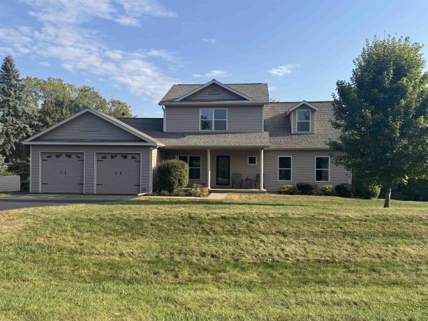 7 Hawthorn, GALENA, Illinois 61036, 4 Bedrooms Bedrooms, ,3 BathroomsBathrooms,House,For Sale,Hawthorn,202506159