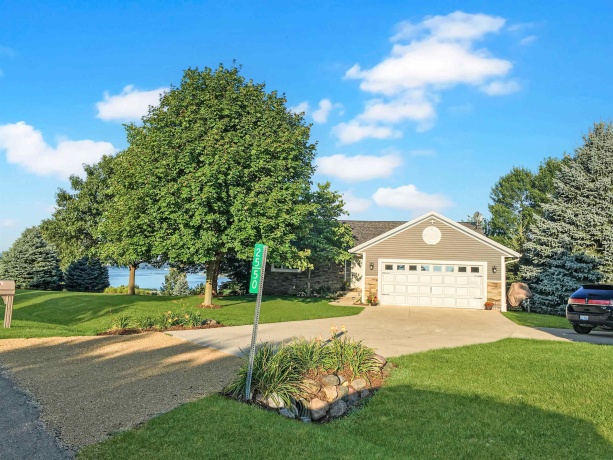 25-50 & 51 Cottage Hill, LAKE CARROLL, Illinois 61046, 4 Bedrooms Bedrooms, ,3 BathroomsBathrooms,House,For Sale,Cottage Hill,202506183