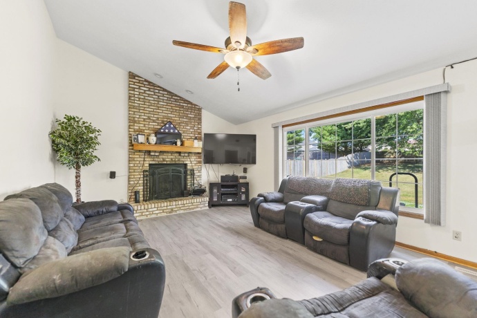 1162 BUTLER, ROCKFORD, Illinois 61108, 4 Bedrooms Bedrooms, ,2 BathroomsBathrooms,House,For Sale,BUTLER,202506184