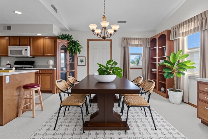 4148 B Packard, ROCKFORD, Illinois 61101, 2 Bedrooms Bedrooms, ,2 BathroomsBathrooms,Condominium,For Sale,Packard,202506191