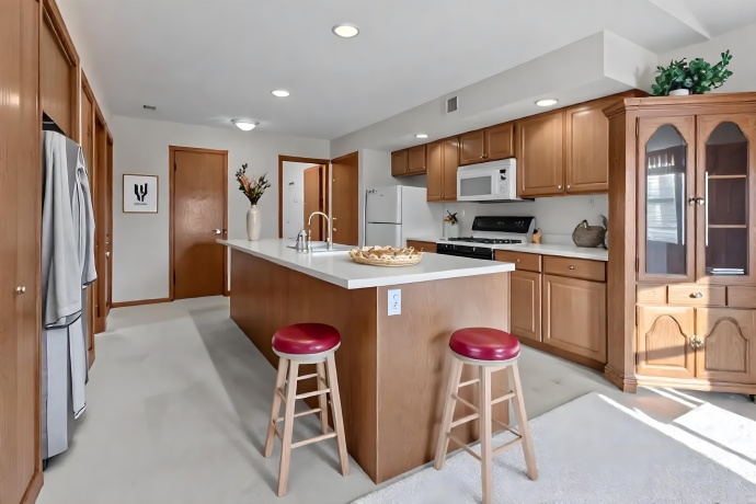 4148 B Packard, ROCKFORD, Illinois 61101, 2 Bedrooms Bedrooms, ,2 BathroomsBathrooms,Condominium,For Sale,Packard,202506191