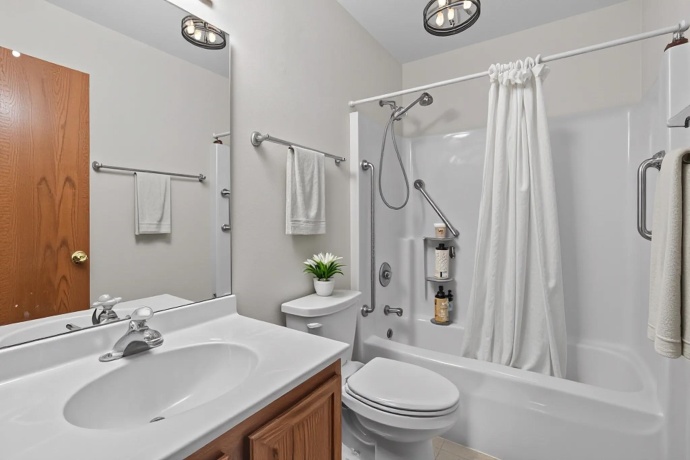 4148 B Packard, ROCKFORD, Illinois 61101, 2 Bedrooms Bedrooms, ,2 BathroomsBathrooms,Condominium,For Sale,Packard,202506191