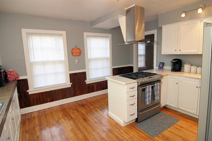 8119 Main, ROCKFORD, Illinois 61102, 3 Bedrooms Bedrooms, ,2 BathroomsBathrooms,House,For Sale,Main,202506197