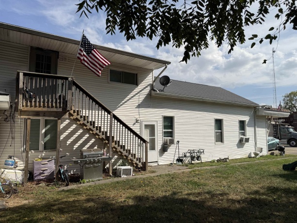 109 Main, HOLCOMB, Illinois 61043, ,3 - 4 Units,For Sale,Main,202506215