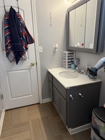 109 Main, HOLCOMB, Illinois 61043, ,3 - 4 Units,For Sale,Main,202506215