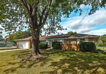 956 FIREFLY, MACHESNEY PARK, Illinois 61115, 3 Bedrooms Bedrooms, ,1 BathroomBathrooms,House,For Sale,FIREFLY,202506222