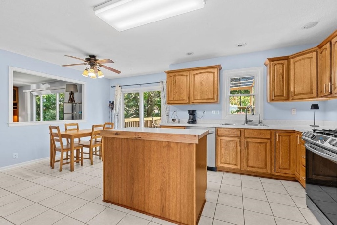 2640 SIOUX, ROCKFORD, Illinois 61109, 4 Bedrooms Bedrooms, ,3 BathroomsBathrooms,House,For Sale,SIOUX,202506228