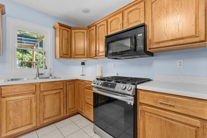 2640 SIOUX, ROCKFORD, Illinois 61109, 4 Bedrooms Bedrooms, ,3 BathroomsBathrooms,House,For Sale,SIOUX,202506228