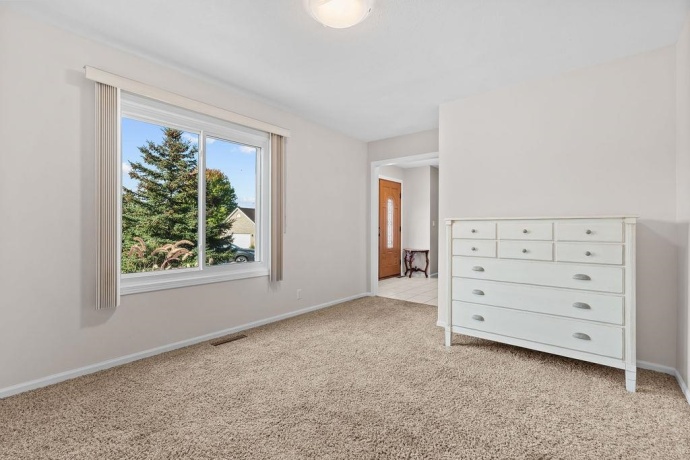 2640 SIOUX, ROCKFORD, Illinois 61109, 4 Bedrooms Bedrooms, ,3 BathroomsBathrooms,House,For Sale,SIOUX,202506228