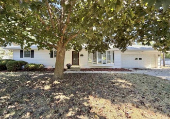 5521 East, LOVES PARK, Illinois 61111, 3 Bedrooms Bedrooms, ,3 BathroomsBathrooms,House,For Sale,East,202506229
