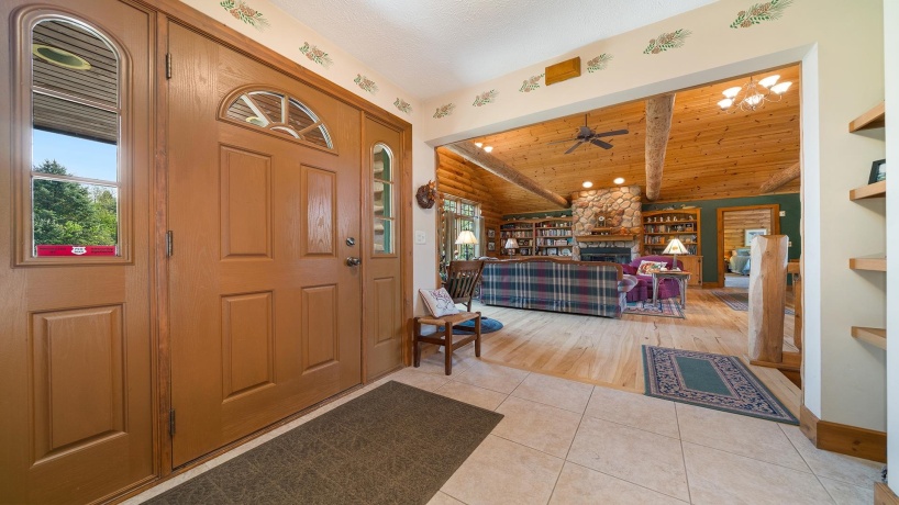 5810 Lightsville, LEAF RIVER, Illinois 61047, 3 Bedrooms Bedrooms, ,3 BathroomsBathrooms,House,For Sale,Lightsville,202506231