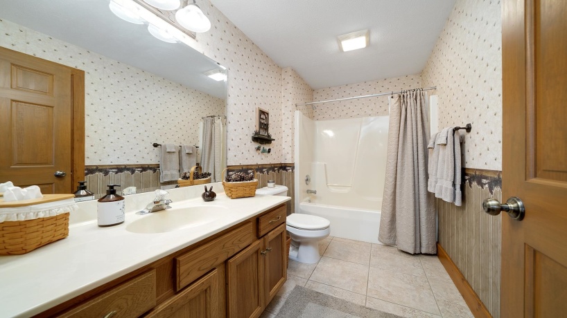 5810 Lightsville, LEAF RIVER, Illinois 61047, 3 Bedrooms Bedrooms, ,3 BathroomsBathrooms,House,For Sale,Lightsville,202506231