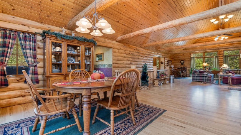 5810 Lightsville, LEAF RIVER, Illinois 61047, 3 Bedrooms Bedrooms, ,3 BathroomsBathrooms,House,For Sale,Lightsville,202506231