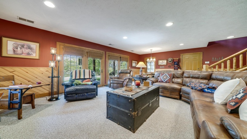 5810 Lightsville, LEAF RIVER, Illinois 61047, 3 Bedrooms Bedrooms, ,3 BathroomsBathrooms,House,For Sale,Lightsville,202506231