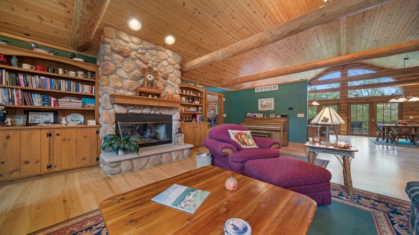 5810 Lightsville, LEAF RIVER, Illinois 61047, 3 Bedrooms Bedrooms, ,3 BathroomsBathrooms,House,For Sale,Lightsville,202506231