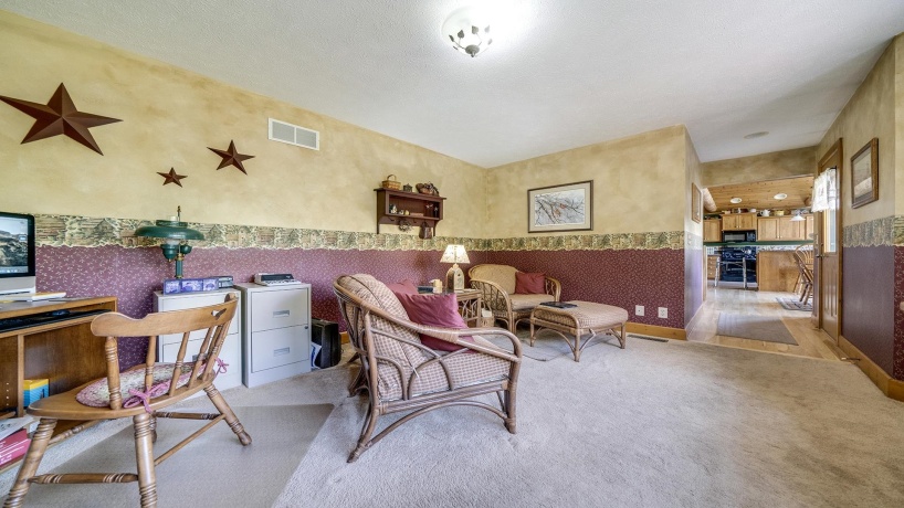 5810 Lightsville, LEAF RIVER, Illinois 61047, 3 Bedrooms Bedrooms, ,3 BathroomsBathrooms,House,For Sale,Lightsville,202506231