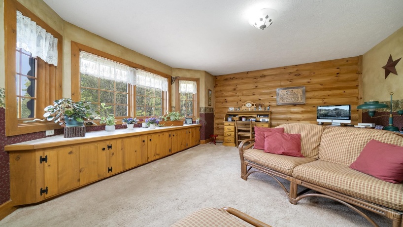 5810 Lightsville, LEAF RIVER, Illinois 61047, 3 Bedrooms Bedrooms, ,3 BathroomsBathrooms,House,For Sale,Lightsville,202506231