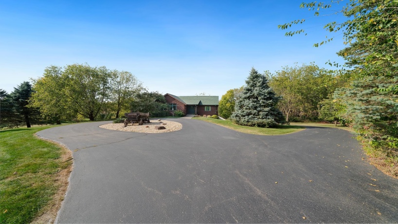 5810 Lightsville, LEAF RIVER, Illinois 61047, 3 Bedrooms Bedrooms, ,3 BathroomsBathrooms,House,For Sale,Lightsville,202506231