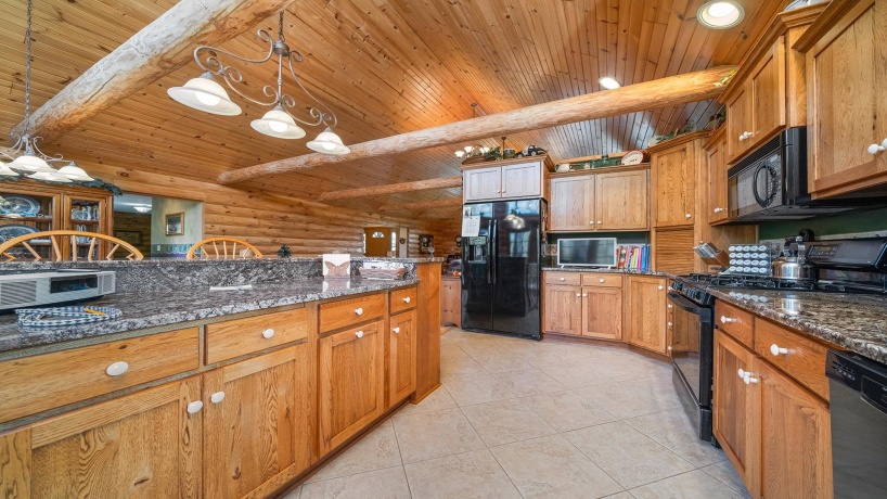 5810 Lightsville, LEAF RIVER, Illinois 61047, 3 Bedrooms Bedrooms, ,3 BathroomsBathrooms,House,For Sale,Lightsville,202506231