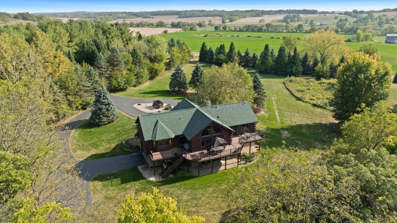 5810 Lightsville, LEAF RIVER, Illinois 61047, 3 Bedrooms Bedrooms, ,3 BathroomsBathrooms,House,For Sale,Lightsville,202506231