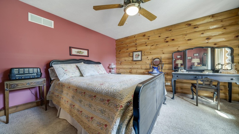 5810 Lightsville, LEAF RIVER, Illinois 61047, 3 Bedrooms Bedrooms, ,3 BathroomsBathrooms,House,For Sale,Lightsville,202506231