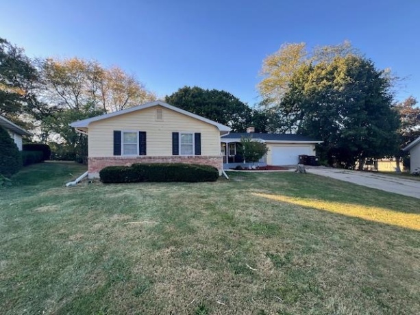 1308 Empire Ct, FREEPORT, Illinois 61032, 3 Bedrooms Bedrooms, ,2 BathroomsBathrooms,House,For Sale,Empire Ct,202506233