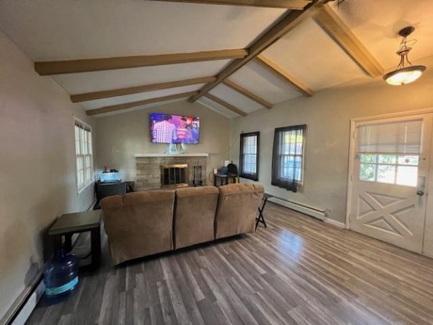 1308 Empire Ct, FREEPORT, Illinois 61032, 3 Bedrooms Bedrooms, ,2 BathroomsBathrooms,House,For Sale,Empire Ct,202506233