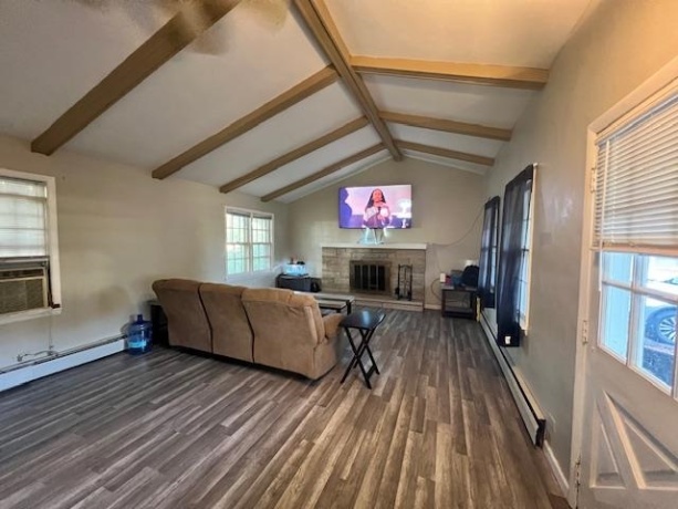 1308 Empire Ct, FREEPORT, Illinois 61032, 3 Bedrooms Bedrooms, ,2 BathroomsBathrooms,House,For Sale,Empire Ct,202506233