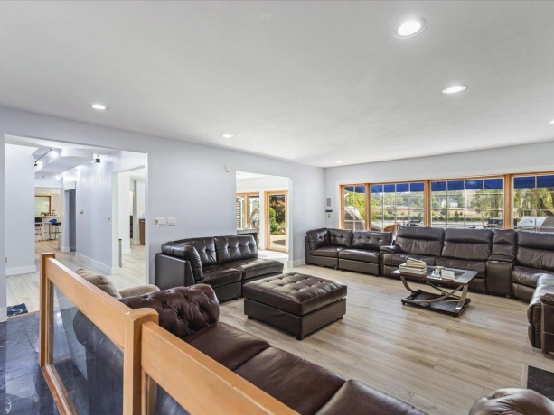 1953 Harlem, ROCKFORD, Illinois 61103, 4 Bedrooms Bedrooms, ,4 BathroomsBathrooms,House,For Sale,Harlem,202506235