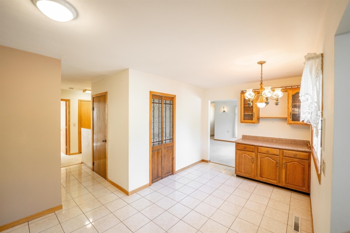 15361 Bluff, SOUTH BELOIT, Illinois 61080, 3 Bedrooms Bedrooms, ,2 BathroomsBathrooms,House,For Sale,Bluff,202506236