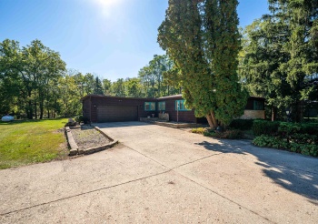 15361 Bluff, SOUTH BELOIT, Illinois 61080, 3 Bedrooms Bedrooms, ,2 BathroomsBathrooms,House,For Sale,Bluff,202506236