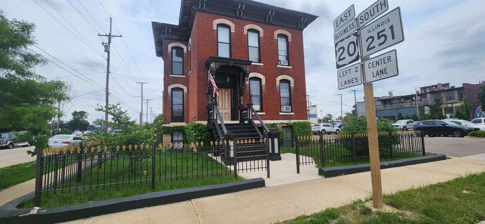 129 2nd, ROCKFORD, Illinois 61107, ,5+ Units,For Sale,2nd,202506238