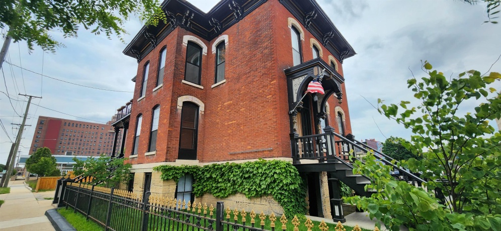 129 2nd, ROCKFORD, Illinois 61107, ,5+ Units,For Sale,2nd,202506238