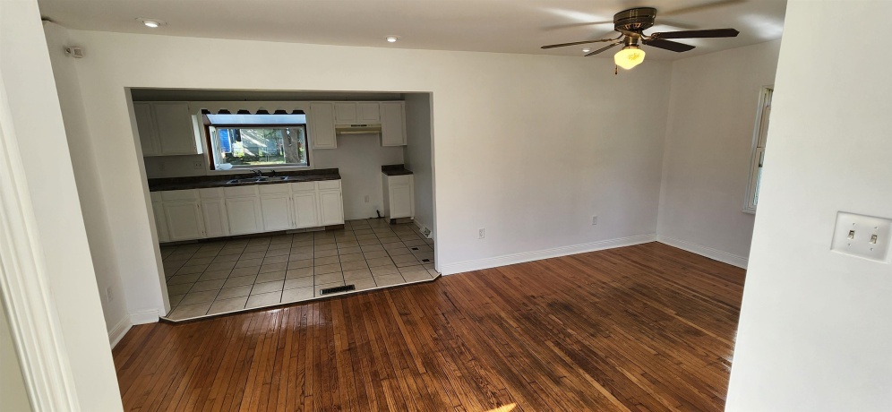 304 Wilshire, MACHESNEY PARK, Illinois 61115, 3 Bedrooms Bedrooms, ,1 BathroomBathrooms,House,For Sale,Wilshire,202506244